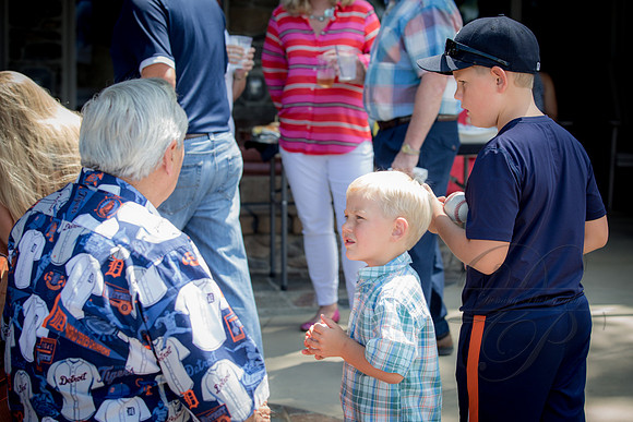 DEM_3851